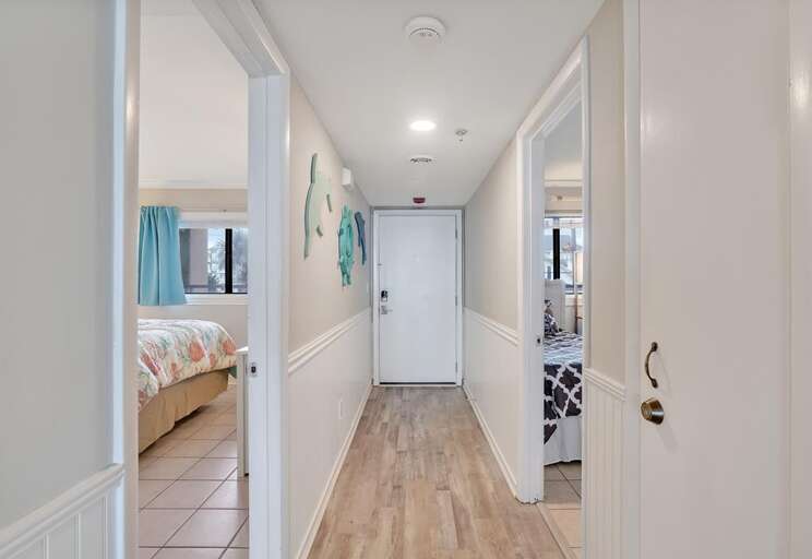 PELICAN WATCH ENTRY VIEW 2