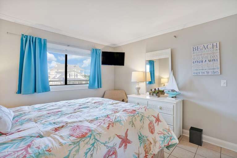 QUEEN BEDROOM VIEW 2