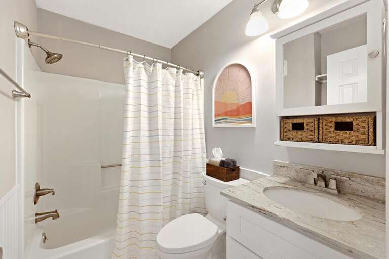 MAIN BATH WITH SHOWER TUB COMBO