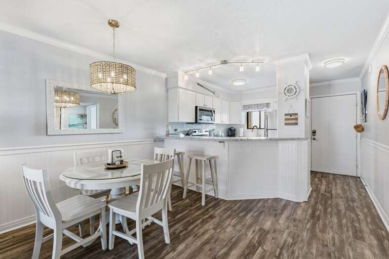 KITCHEN W BREAKFAST BAR