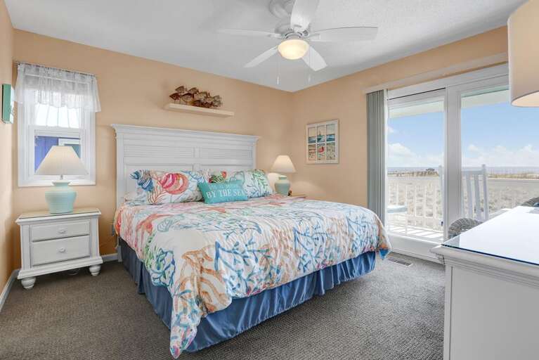LOVELY KING OCEANFRONT BEDROOM