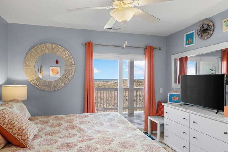 OCEANFRONT PRIMARY W/ACCESS TO BALCONY