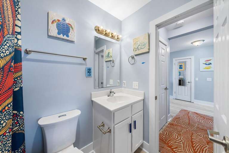 MAIN BATH W/TUB & SHOWER COMBO VIEW 2