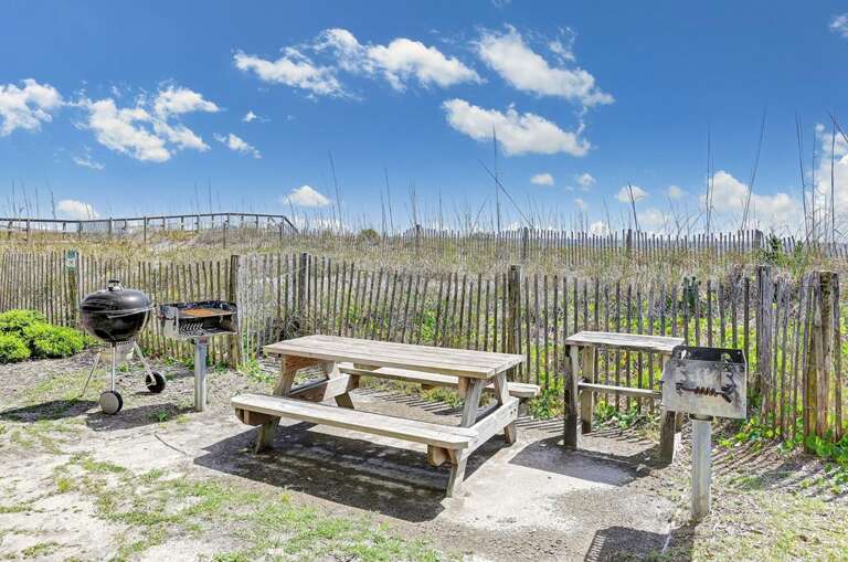 PICNIC AND GRILL AREA AT COMPLEX