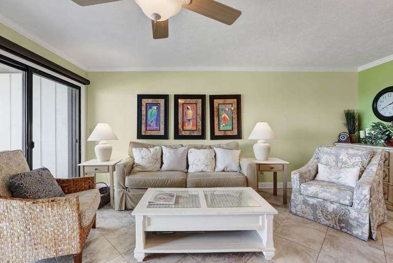 COMFORTABLE OCEANFRONT LIVING