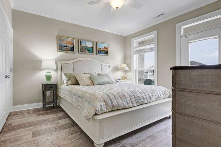 KING BEDROOM 2ND FLOOR