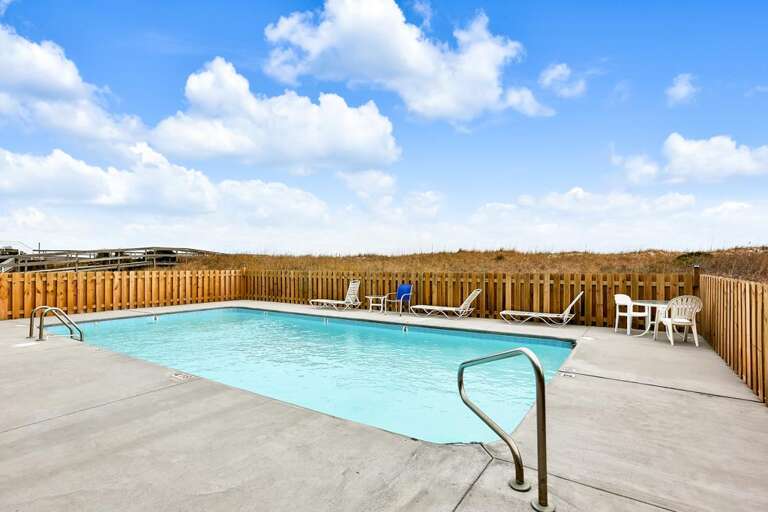 OCEANFRONT POOL OCEANFRONT POOL