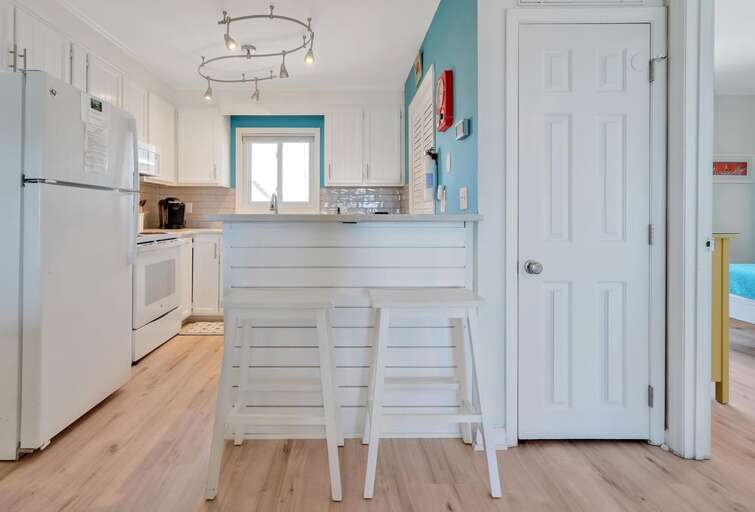 BREAKFAST BAR WITH SEATING FOR 2 BREAKFAST BAR WITH SEATING FOR 2