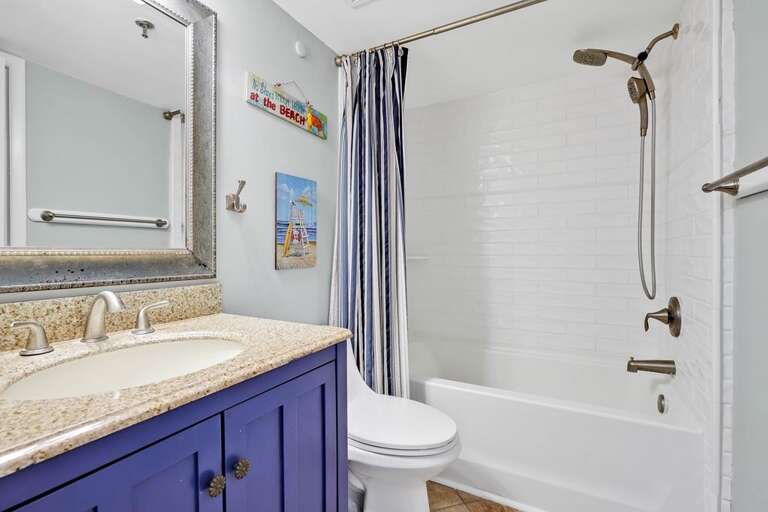 FULL BATHROOM HALL AND BEDROOM ACCESS