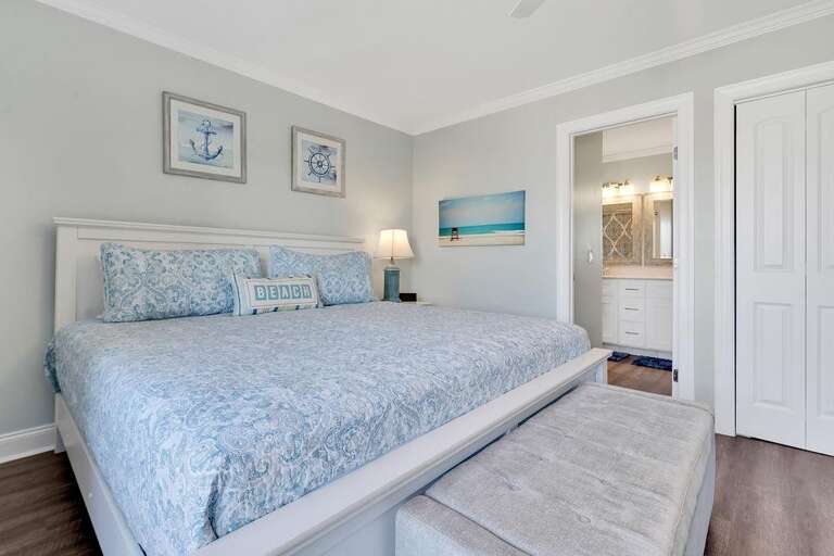 KING MASTER BEDROOM WITH ENSUITE KING MASTER BEDROOM WITH ENSUITE