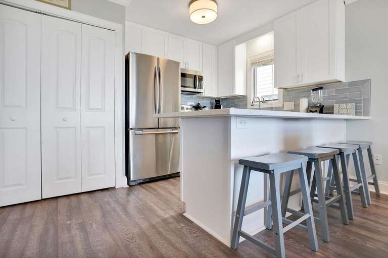KITCHEN WITH BREAKFAST BAR KITCHEN WITH BREAKFAST BAR