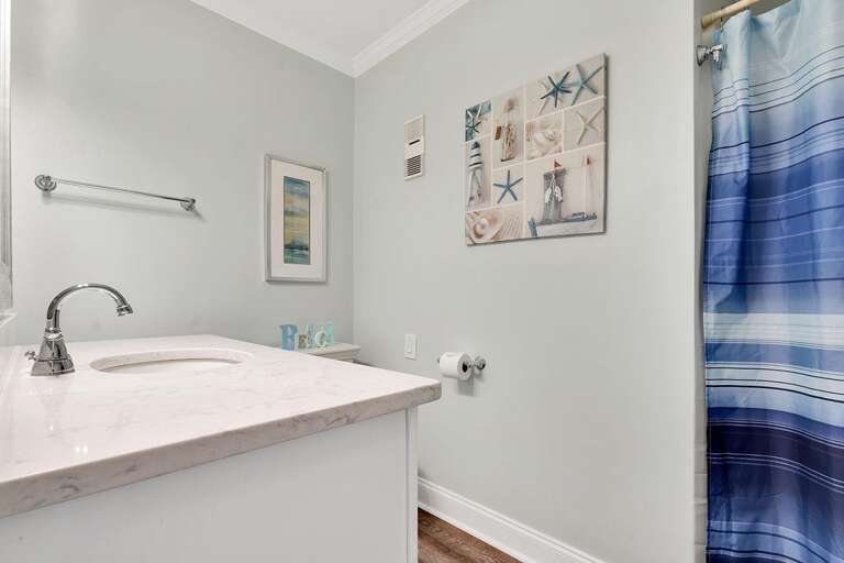 MAIN BATHROOM WITH WALK IN SHOWER MAIN BATHROOM WITH WALK IN SHOWER