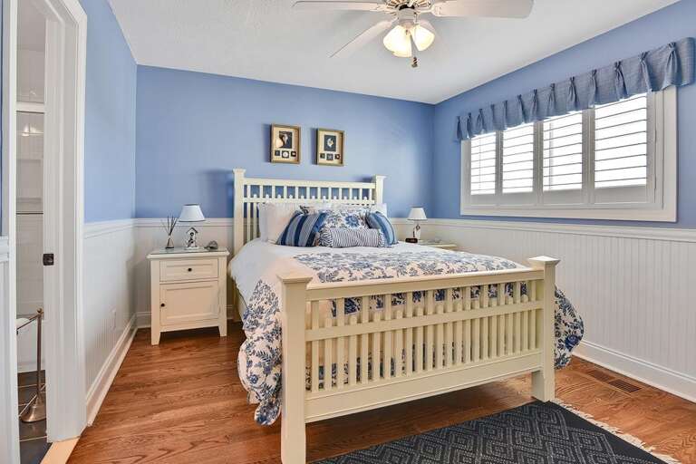 2ND FLOOR -QUEEN BEDROOM  