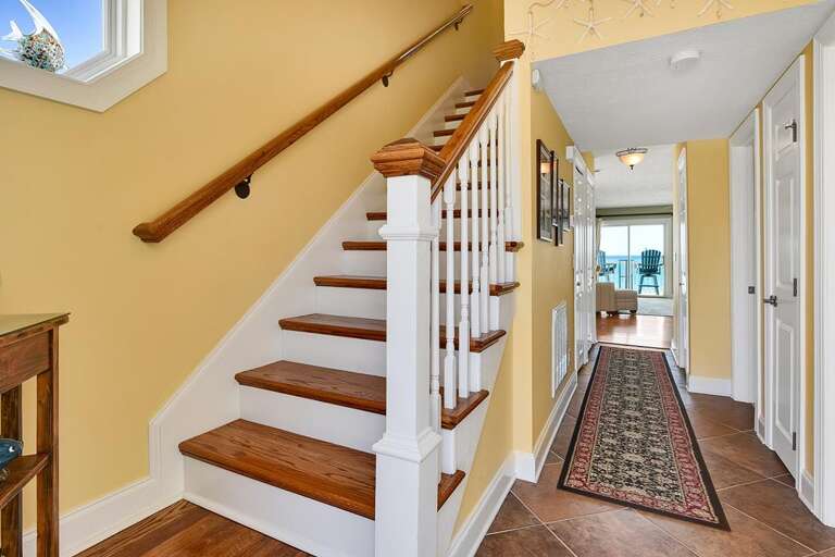 STAIRWAY TO BOTH BEDROOMS