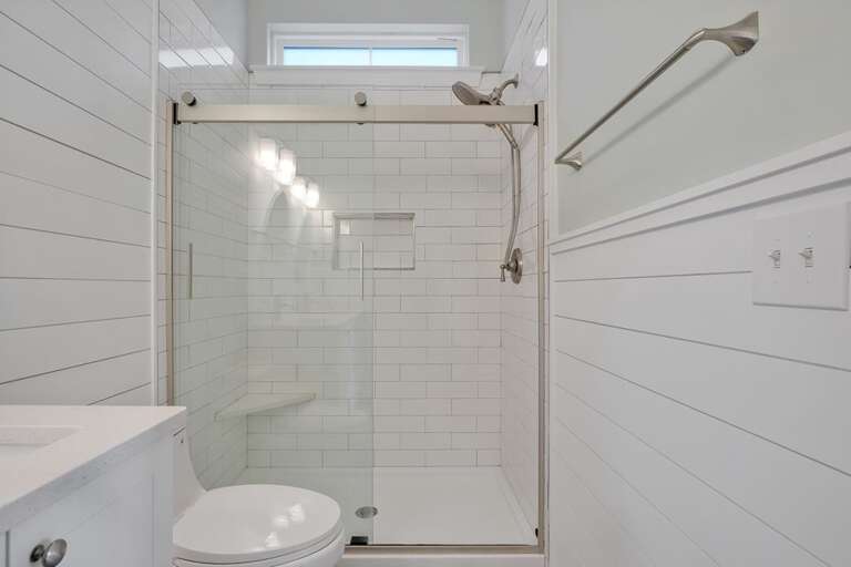 MASTER BATHROOM WALK-IN SHOWER