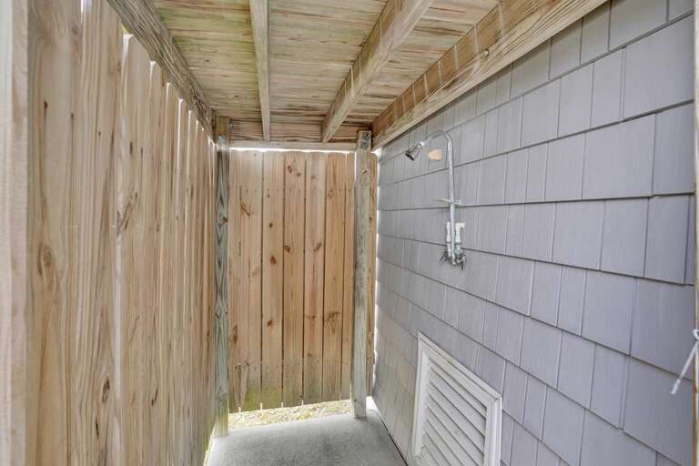 OUTDOOR ENCLOSED SHOWER OUTDOOR ENCLOSED SHOWER