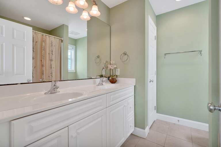 ENSUITE VIEW 1  ENSUITE VIEW 1