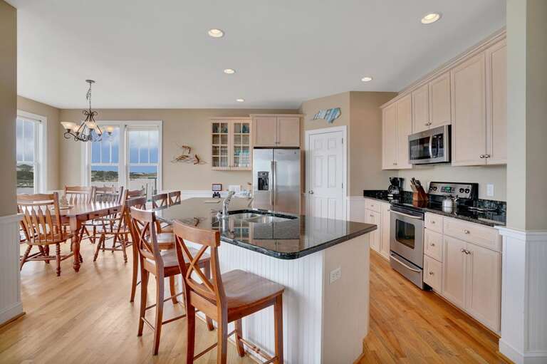 KITCHEN WITH BREAKFAST BAR KITCHEN WITH BREAKFAST BAR