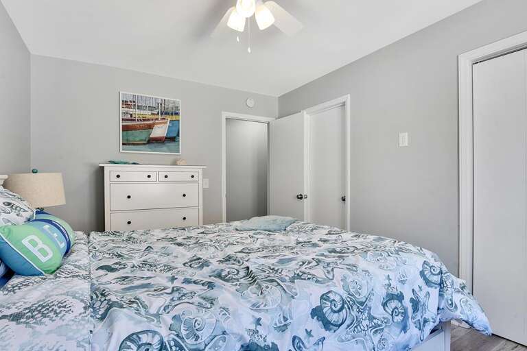 QUEEN BEDROOM VIEW 2