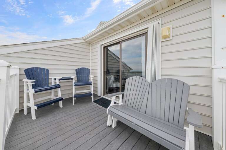 MORE SEATING ON DECK