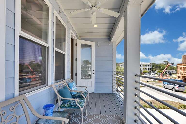 TOP FLOOR -FRONT PORCH OFF LIVING SPACE