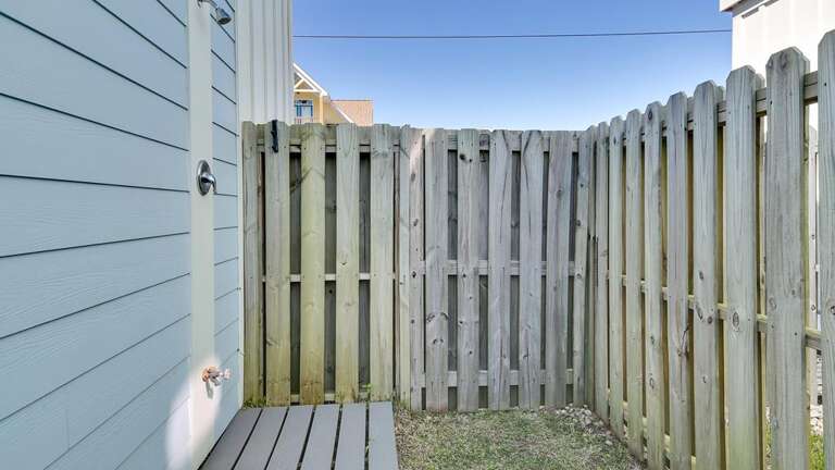 ENCLOSED OUTDOOR SHOWER