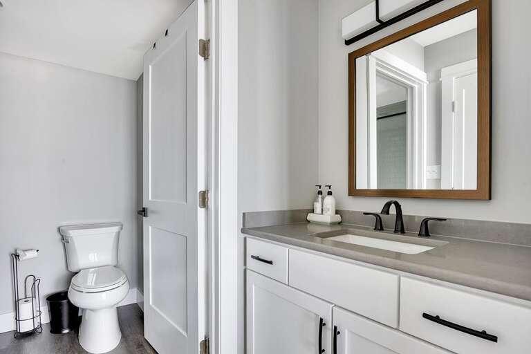 MASTER BEDROOM ENSUITE