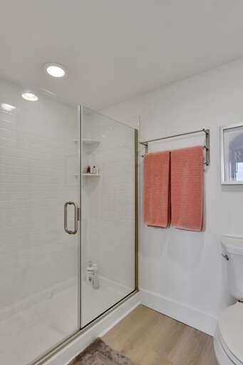 WALK-IN SHOWER WALK-IN SHOWER