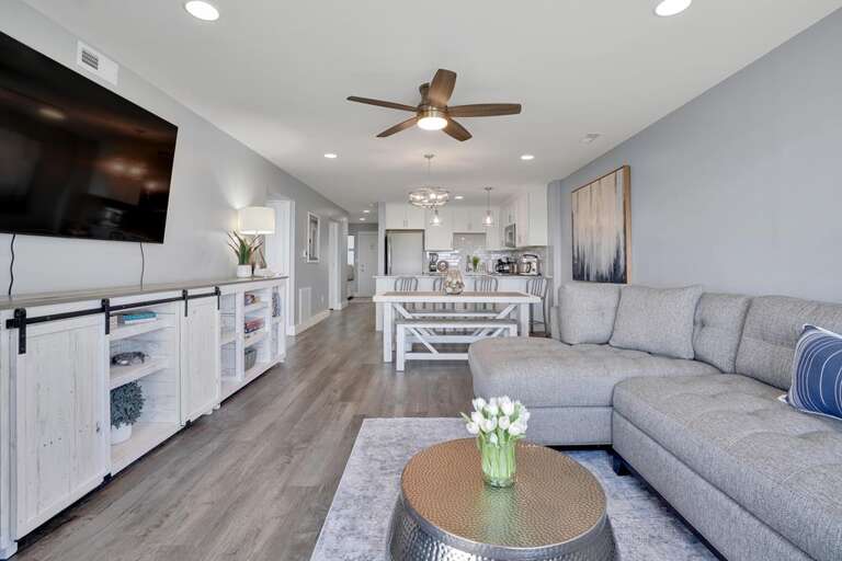 OCEANFRONT LIVING SPACE VIEW 3