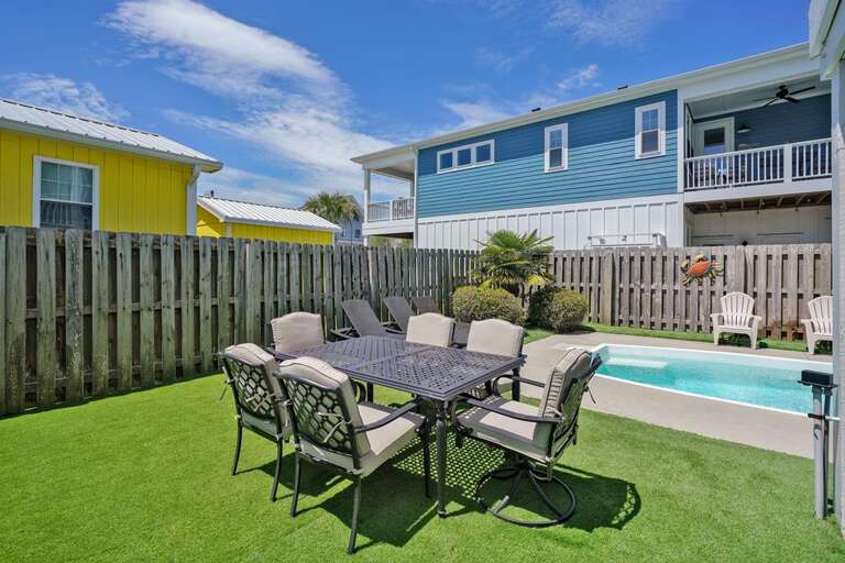 BEAUTIFUL BACKYARD WITH POOL BEAUTIFUL BACKYARD WITH POOL