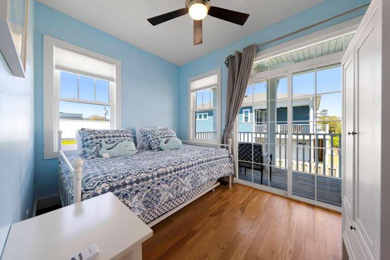 QUEEN W FULL TRUNDLE VIEW 1 QUEEN W FULL TRUNDLE VIEW 1