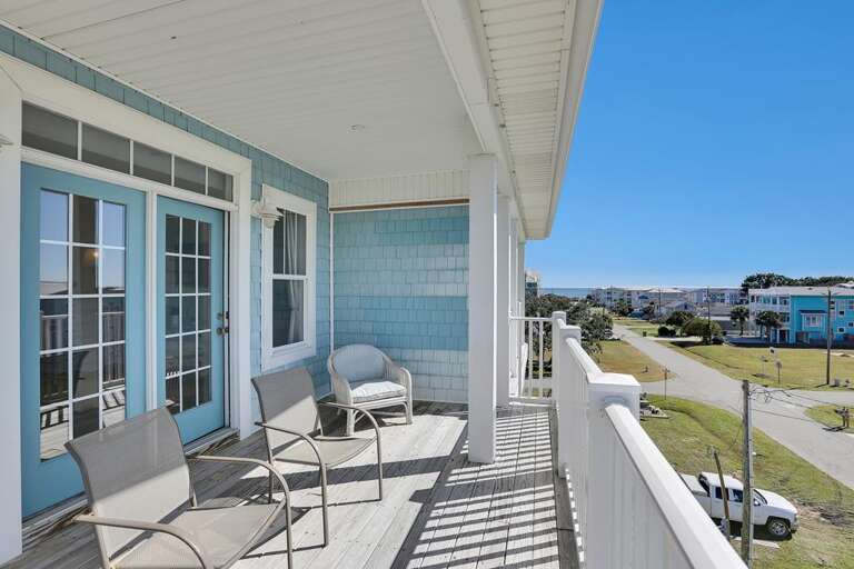 COVERED DECK WITH OCEANVIEWS COVERED DECK WITH OCEANVIEWS
