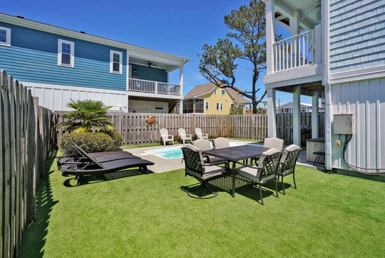 BEAUTIFUL BACKYARD WITH PRIVATE POOL