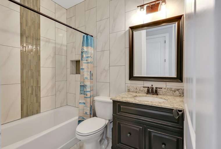 2ND FLOOR SHARED BATHROOM 2ND FLOOR SHARED BATHROOM