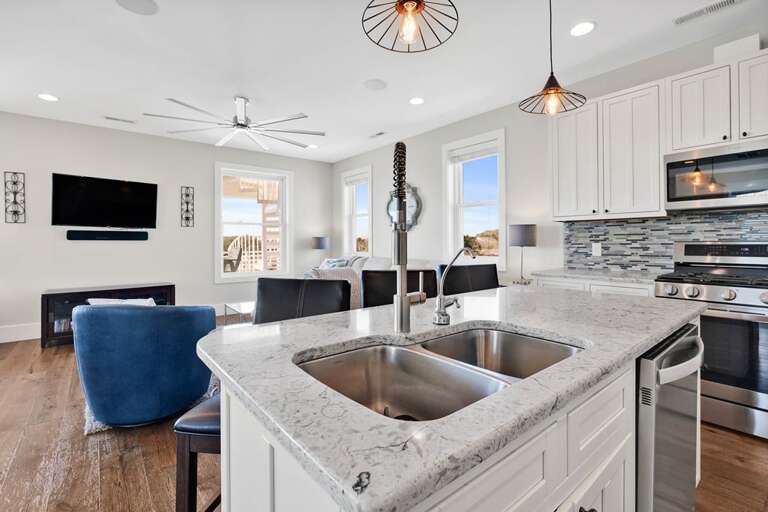 BEAUTIFULLY UPDATED KITCHEN BEAUTIFULLY UPDATED KITCHEN