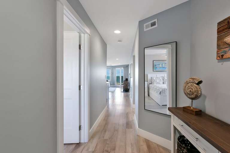 FOYER FOYER