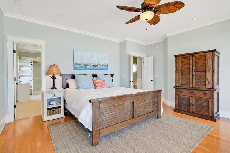 TOP FLOOR OCEANFRONT KING MASTER-J