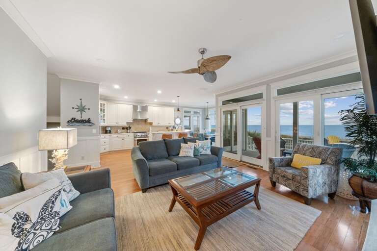 OCEANFRONT LIVING SPACE VIEW 2