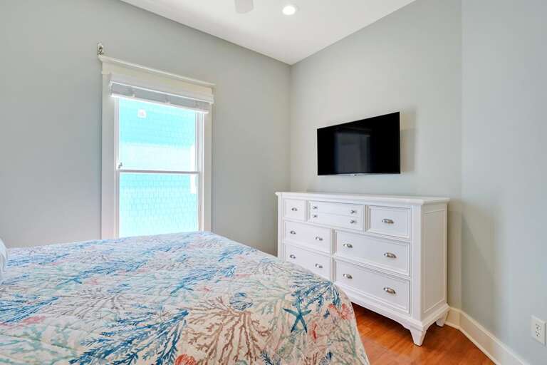 MAIN FLOOR QUEEN BEDROOM VIEW 2