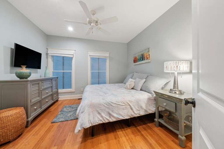 MAIN FLOOR KING VIEW 1