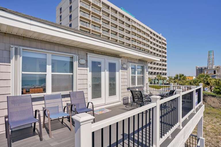 WALKING DISTANCE TO THE CAROLINA BEACH BOARDWALK