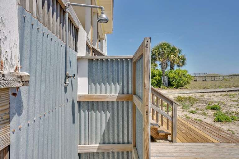 THE HELEN OUTDOOR SHOWER