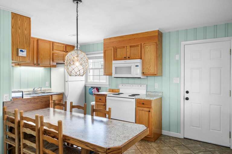 THE HELEN DINING SPACE