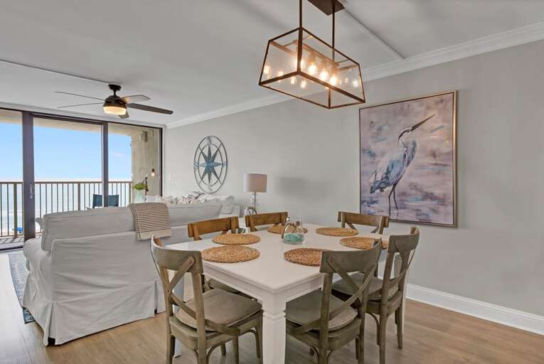 DELIGHTFUL OPEN VIEWS DELIGHTFUL OPEN VIEWS