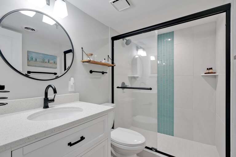 KING MASTER BATHROOM WITH WALK IN SHOWER KING MASTER BATHROOM WITH WALK IN SHOWER