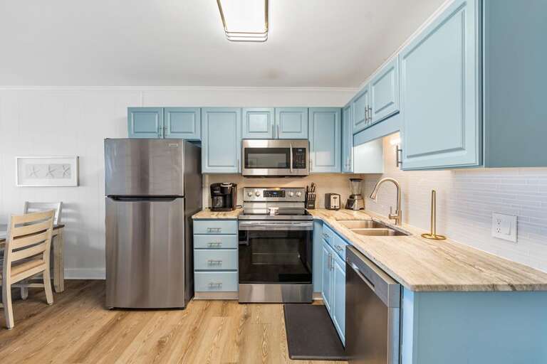 UPDATED KITCHEN SPACE