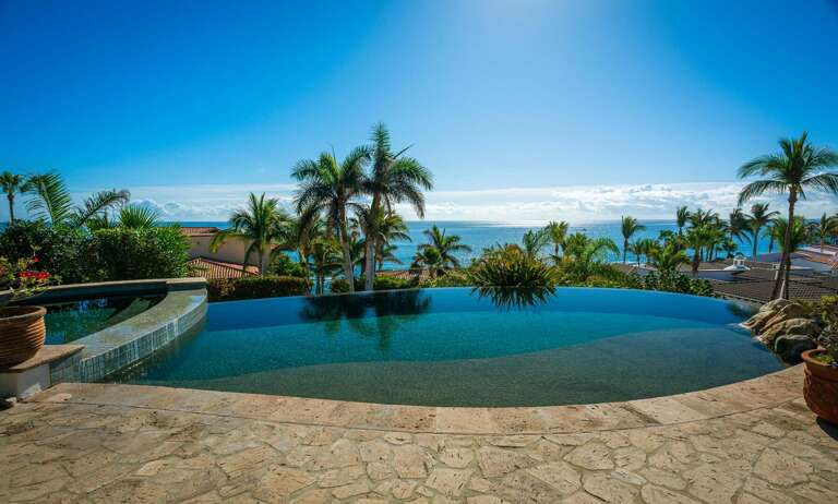 Take a dip in the private pool while overlooking gorgeous palms and a panoramic view of the Sea of Cortez!