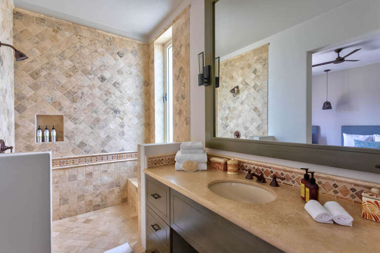 Esperanza_2601_bathroom