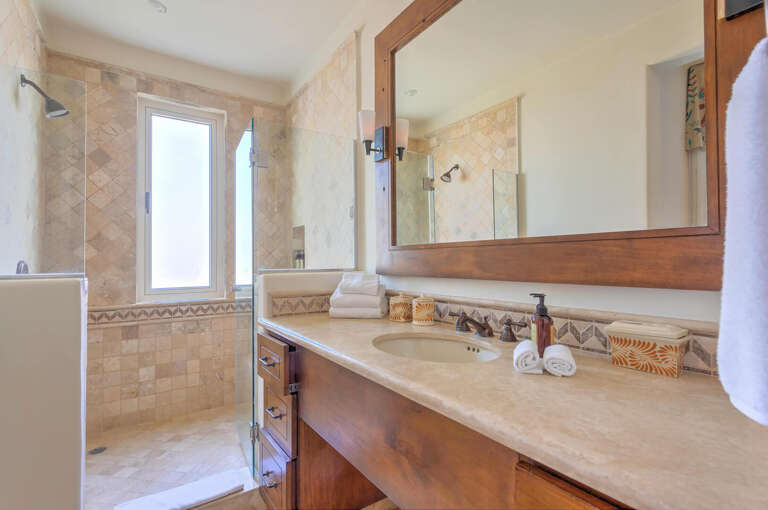 Esperanza_2804_ensuite_bathroom