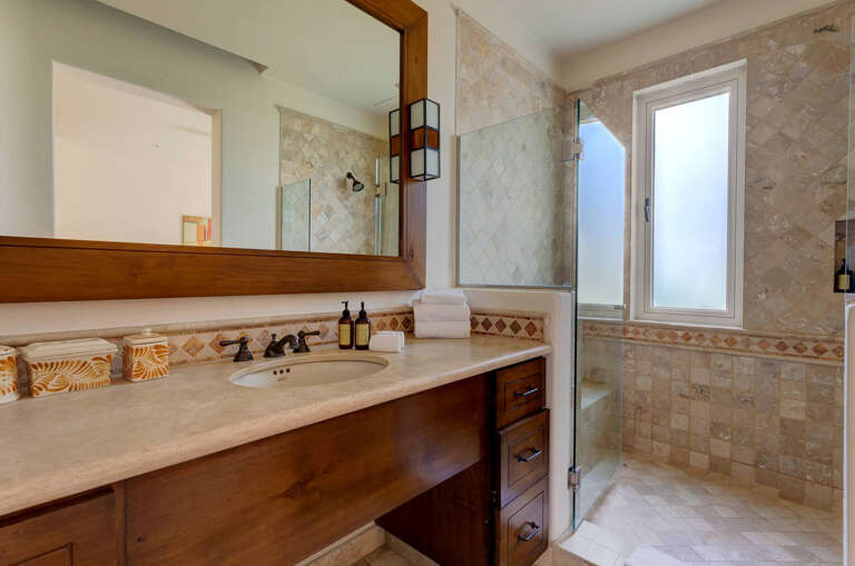 Esperanza_2804_ensuite_bathroom